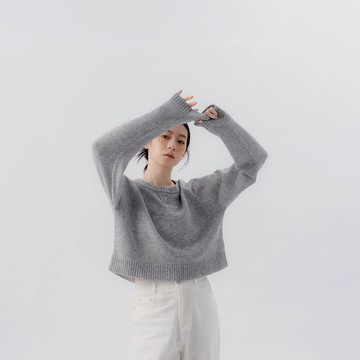 QUEENSHOP_F 女裝 長袖 質感花紗設計短版針織毛衣-灰 現+預 【01099302】