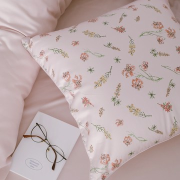 翔仔居家 x Sybil-Ho聯名款【天絲棉抱枕】(50x50cm) 小抱枕 午睡枕 靠枕 午休枕 萊賽爾天絲