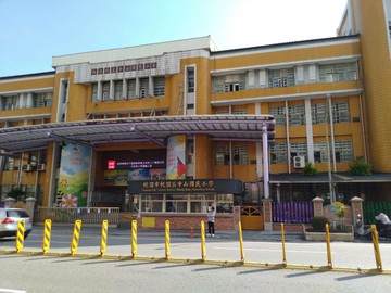 桃園愛買中山路美別墅｜一樓可停雙車位｜桃園市八德區高城九街