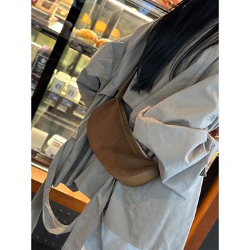 斜挎包女2025春季新款磨砂皮餃子包高級感真皮女包小眾腋下單肩包