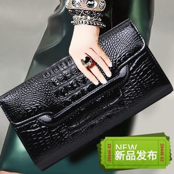 手拿包女2025新款鱷魚紋漆皮宴會手抓包歐美潮簡約大時尚女士手包