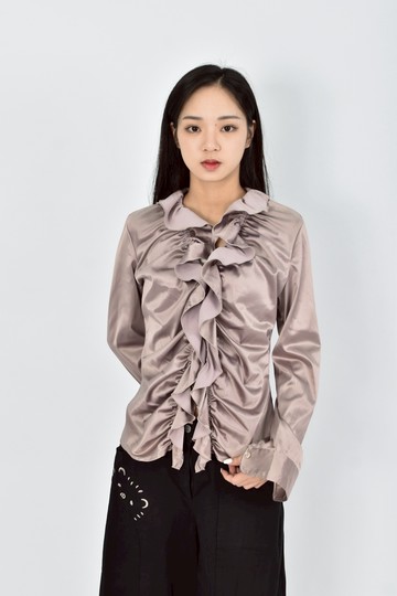 (M) naramicie秋冬緞面荷葉邊灰色襯衫上衣