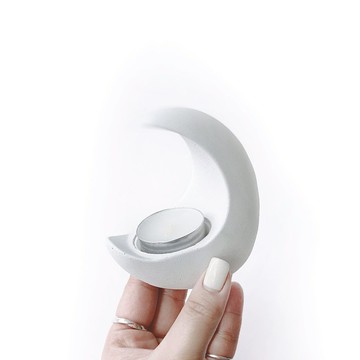 純灰系列 | 月兒彎彎造型燭台 附贈無香小蠟燭