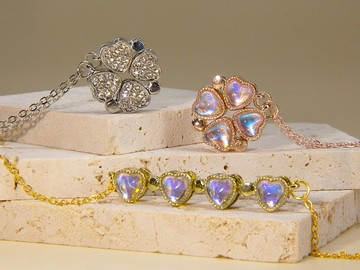 【清貨特價優惠】四葉草愛心月亮石項鍊 | 幸運草心型月光石頸鍊