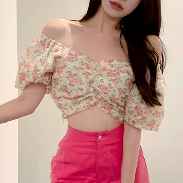 法式泡泡袖一字領露肩碎花襯衫女夏新款性感高腰露臍短款上衣