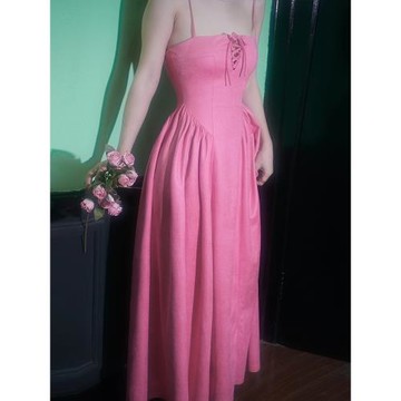 二十五研衣所2025春夏季新款高級感粉色多巴胺吊帶抹胸連衣裙子女