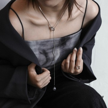 𝐁𝐥𝐮𝐞.𝐖𝐨𝐧𝐝𝐞𝐫｜現貨｜幾何珍珠垂墜項鍊｜A066 日系項鍊 項鍊女 韓系項鍊 穿搭配飾 中性項鍊 個性飾品