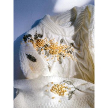 歐洲站手作重工繡花2025年慵懶風溫柔系氛圍感奶糯麻花毛衣針織衫