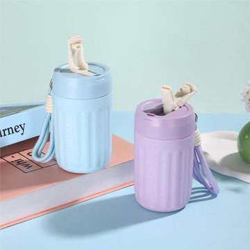哇哦定制時尚高端覆鈦直飲咖啡杯戶外便攜提繩吸管杯高顏值禮品杯