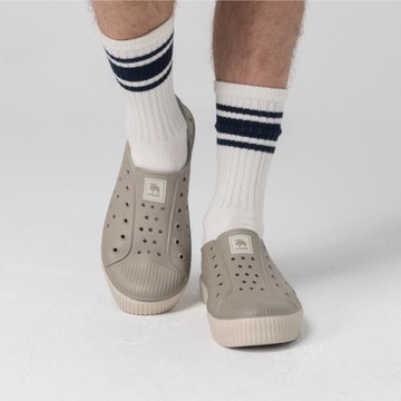 moz 瑞典 駝鹿 雙色洞洞餅乾水鞋 (沙丘灰)-附鞋扣