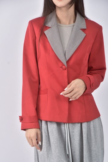 (S) 菊仟代紅色外套