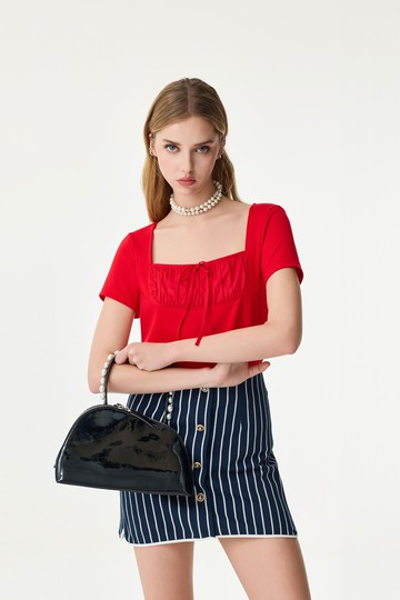 火焰色抽胸摺上衣