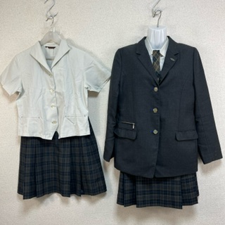 11点 東京都 安田学園高校 女子制服 | LINEブランドカタログ