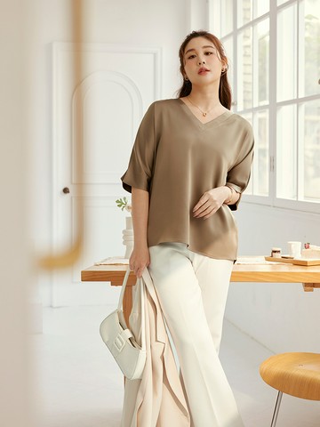 柔滑質感光澤V領袖口開衩上衣