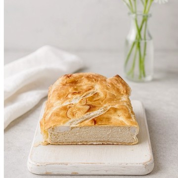 法藍四季-香草抹茶麻糬起酥-選用細緻抹茶粉與溫潤箱草香氣，外層起酥以多層烘焙而成，烤至金黃酥脆，層次分明