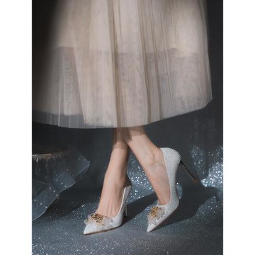 法式高跟鞋女2025新款銀色水鉆細跟小眾設計感氣質軟底婚鞋伴娘鞋