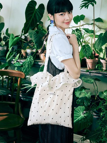 日系皺皺紋理小花荷葉邊大容量托特包