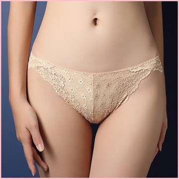《小女人》法式奢華水溶蕾絲鏤空刺繡性感內褲-香檳金