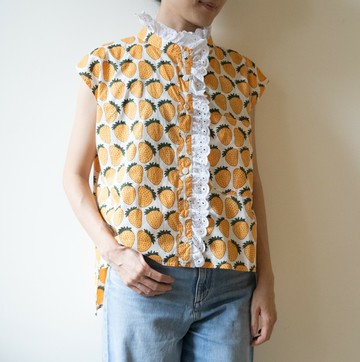 泰國設計\\無袖蕾絲立領上衣//純棉草莓