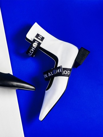 L O V E Flat Boots_WH