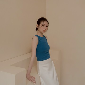 QUEENSHOP_ S 女裝 質感假兩件削肩Bra Top背心-藍 現+預 【01041907】