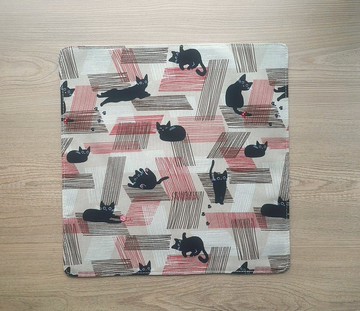 台灣純棉手帕 = 毛線貓咪 = 紅 (共3色)