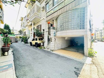 仁武國小｜中華商圈｜邊間有車庫透天(專員陪同)｜高雄市仁武區中華路