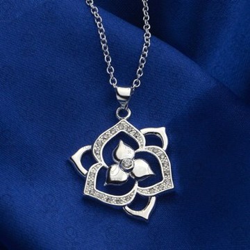 鍍銀項鍊 鑲鑽吊墜-時尚花朵非凡情人節生日禮物女飾品73ch44【獨家進口】【米蘭精品】