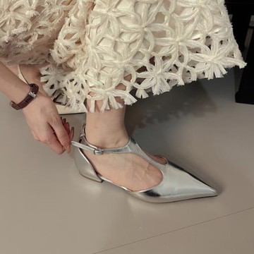 慵懶金銀色包頭涼鞋女仙女風夏季低跟平底一字帶配裙法式尖頭單鞋