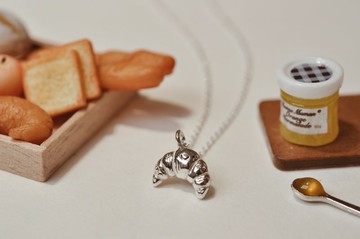 二毛銀 x 曼蒂 - 麵包店系列 -【微笑可頌麵包】銀 . 項鍊