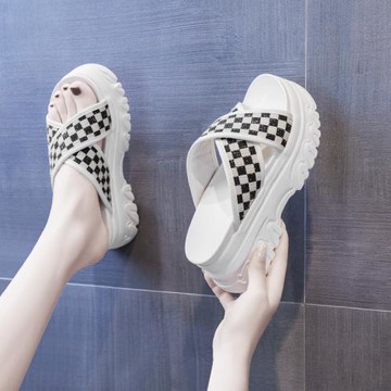 網紅厚底涼拖鞋女士仙女風外穿2024年夏季新款爆時尚增高坡跟超火