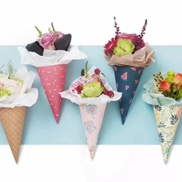 🍒臺灣熱賣🍒甜筒紙包氣球 冰激淩花束迷你鮮花幹花包裝,大號小號捲筒卡紙