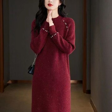 高級感毛衣裙女中長款連衣裙法式釘珠針織外套秋冬款加厚顯瘦裙子 針織連身裙 秋季長袖針織連身裙女 中長版針織洋裝女