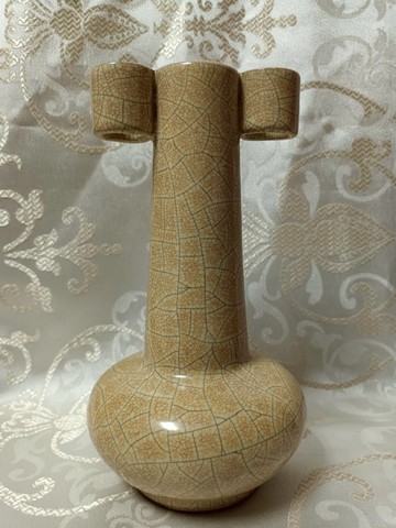 明中期米哥貫耳瓶