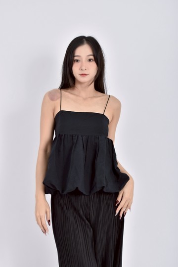 (S) 【艾玲私服】meier q細肩帶露背黑色上衣