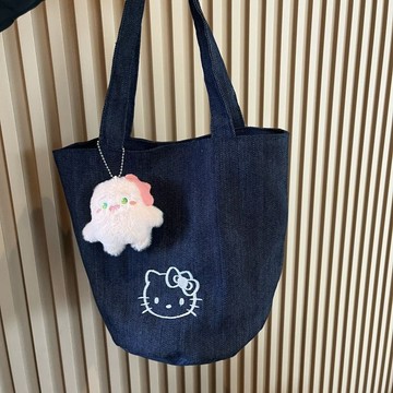 kitty手提包 外出手提新款包包大容量牛仔包水杯韓版刺繡小貓手拎包KT貓水桶包