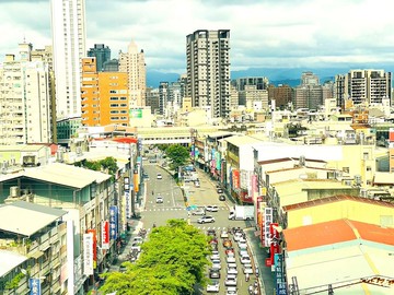 正五權西路/裕國辦公大樓/次頂樓一層一戶/三車位｜台中市南屯區五權西路二段