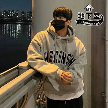地下室B1-連帽大學T 美式WISCONSIN字母印花加絨連帽大學T 休閒 男生 t恤 大尺碼5XL【NL665078】