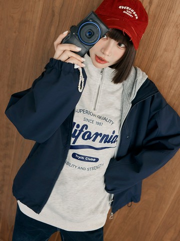 棉質半開襟拉鍊英文印花大學T