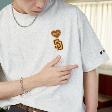 FREAK'S STORE 聯名款 MLB 單點心形圖案 T恤