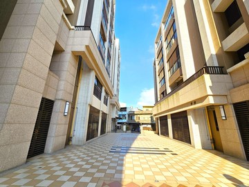 幸福臨門 溫馨兩房雙車位 包裹代收 垃圾集中雙車位｜新竹縣湖口鄉鐵騎路