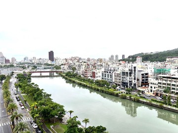 中都濕地河岸首排★低公設★美裝潢大四房車位好租｜高雄市三民區同盟三路