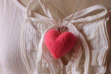 情人節送禮選擇 情人節禮物 愛心項鍊 手染 螢光橘紅色(大)