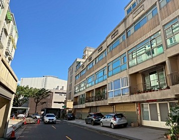 文華國小~大面寬店住~零公設可停2部車｜桃園市龜山區文東五街