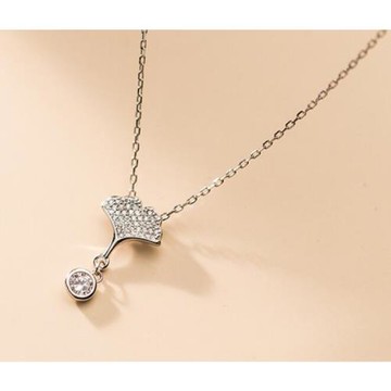 【Jpqueen】時尚光芒銀杏葉鋯石項鍊(銀色)