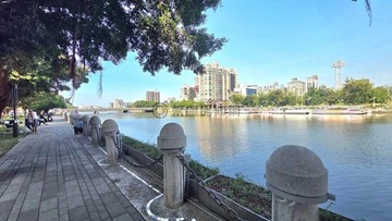 近駁二特區｜愛河景觀｜時尚裝潢美套房｜高雄市鹽埕區河西路