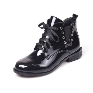 Zuse漆皮 黑色系帶馬丁靴短靴春秋新款6孔馬丁靴女漆皮鉚釘酷8726