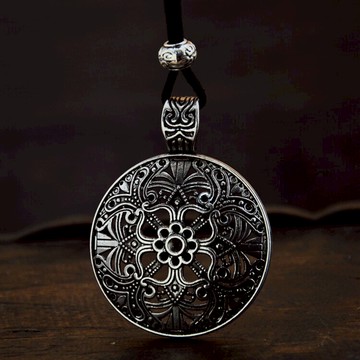 熱賣復古花紋文藝款苗銀大牌皮繩長款項鏈毛衣鏈女百搭秋冬