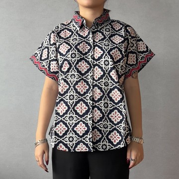 【INBATIC】MIRA - Batik Shirt 上衣 - Navy Tile 藍磁