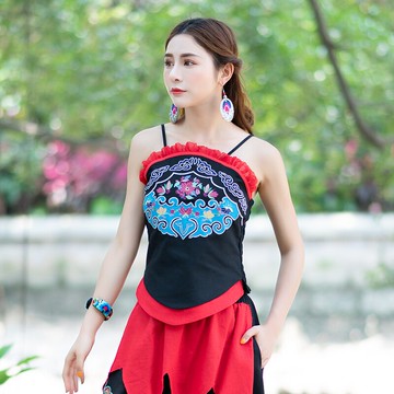夏季新款原創民族風女裝傳統復古刺繡肚兜打底內搭背心吊帶衫1入